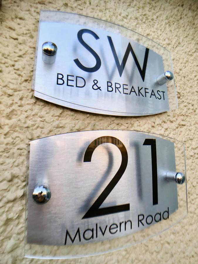 Sw Bed & Breakfast Swindon Exterior foto